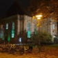 Haus der Kirche Erlangen von außen grün
